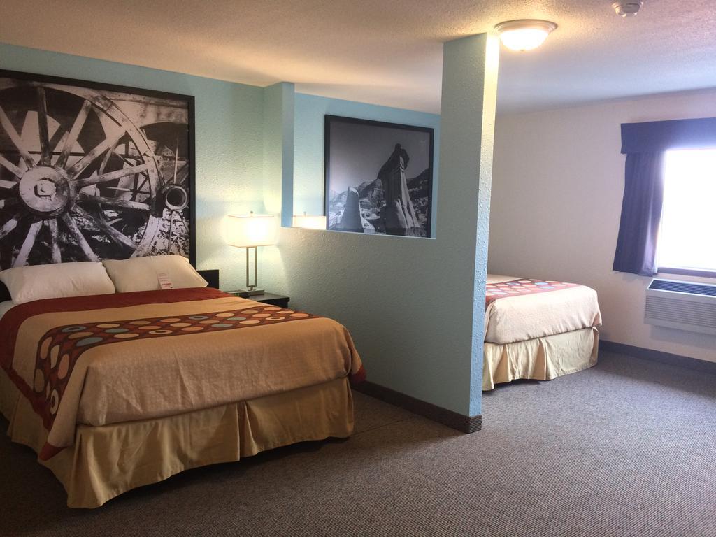 Hotel Super 8 By Wyndham 2*