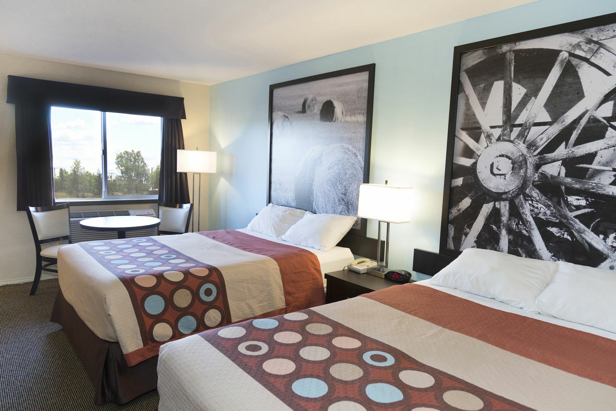 Super 8 By Wyndham Hotel 2*