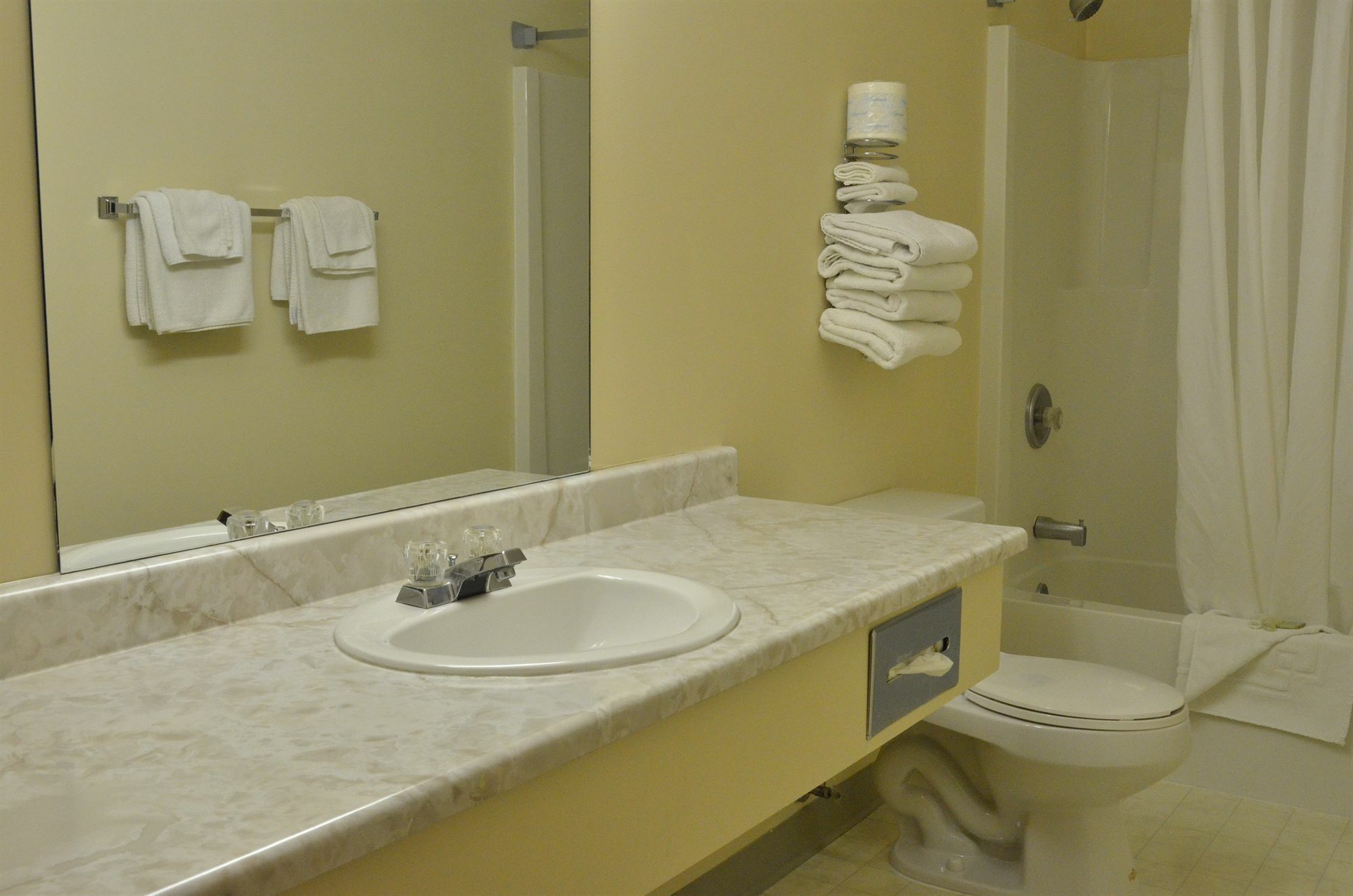 Super 8 By Wyndham Hotel 2*